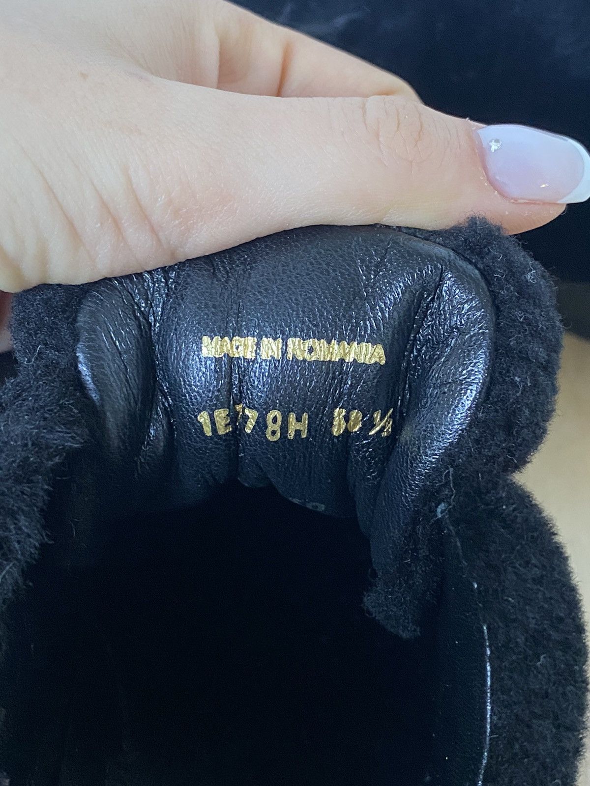 Prada Prada Low Top Leather Faux Fur Slip On sneakers Size US 8.5 / IT 38.5 - 6 Thumbnail