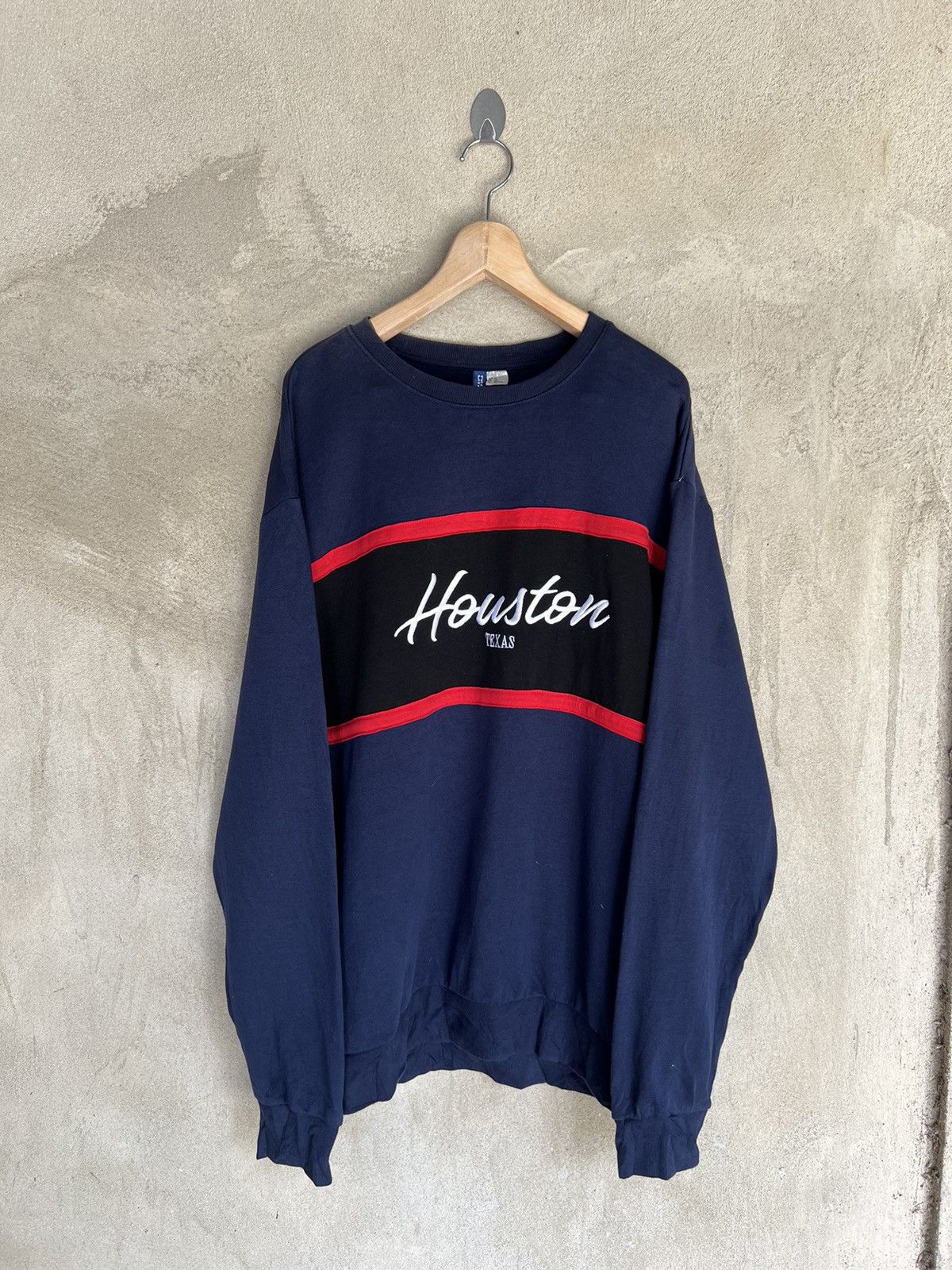 H&M H&M Houston Texas Spell Out Sweatshirt Size US XL / EU 56 / 4 - 2 Thumbnail