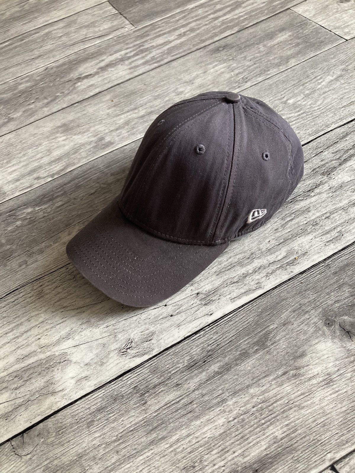 New Era × Vintage Washed grey new era hat cap y2k vintage retro drip nba nhl Size ONE SIZE - 2 Thumbnail