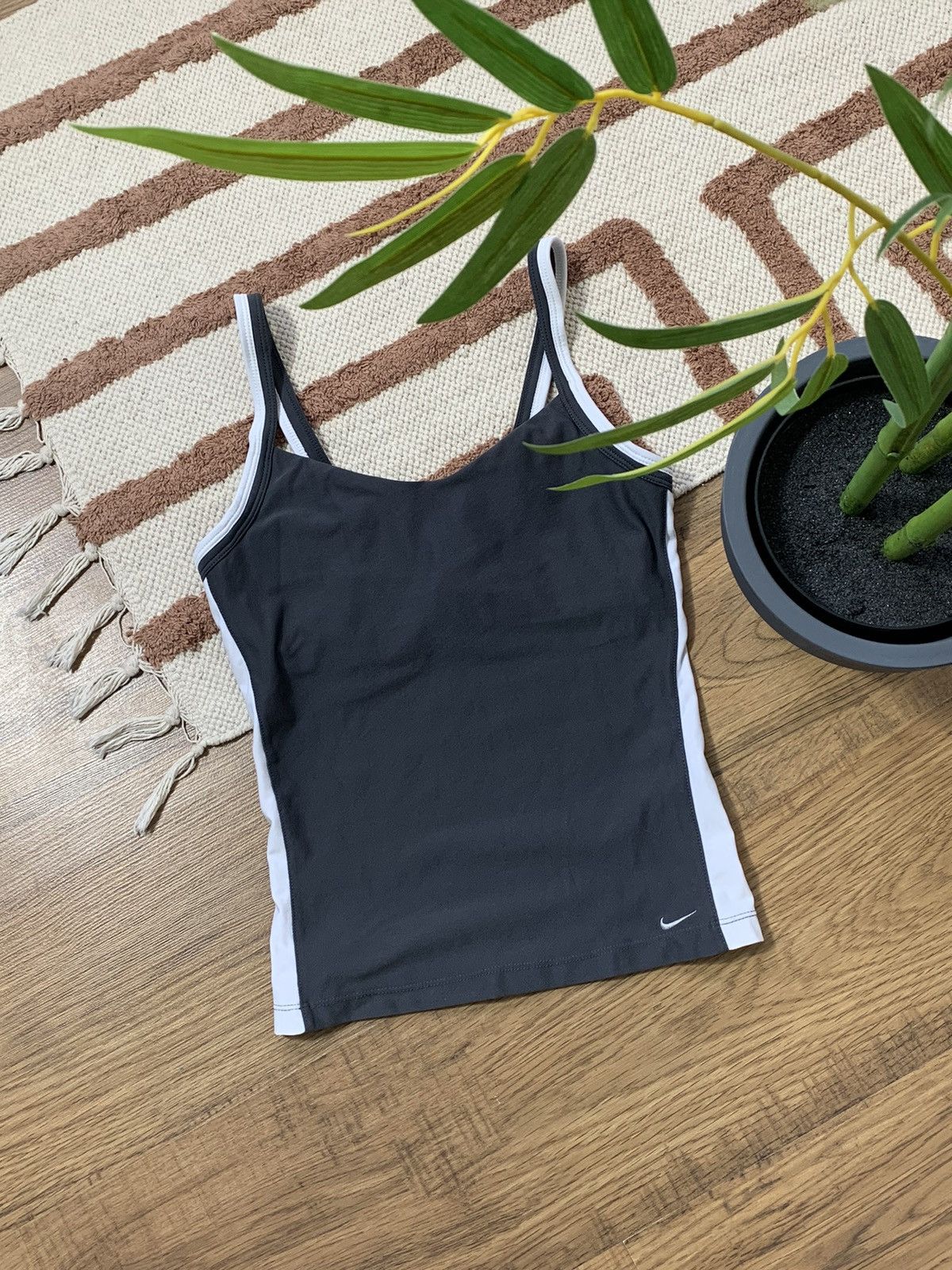 Vintage VINTAGE NIKE DRI FIT MINI SWOOSH 2000s TANK TOP Size S / US 4 / IT 40 - 3 Thumbnail