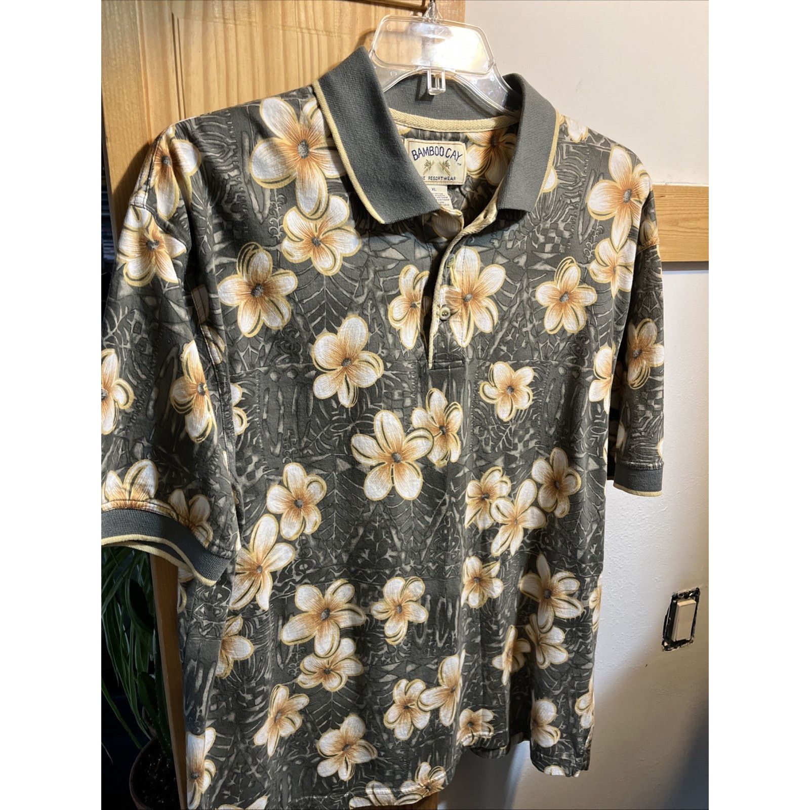 Other Bamboo Cay Polo Shirt Men’s XL Gray Floral Hawaiian SS VTG Size US XL / EU 56 / 4 - 5 Thumbnail
