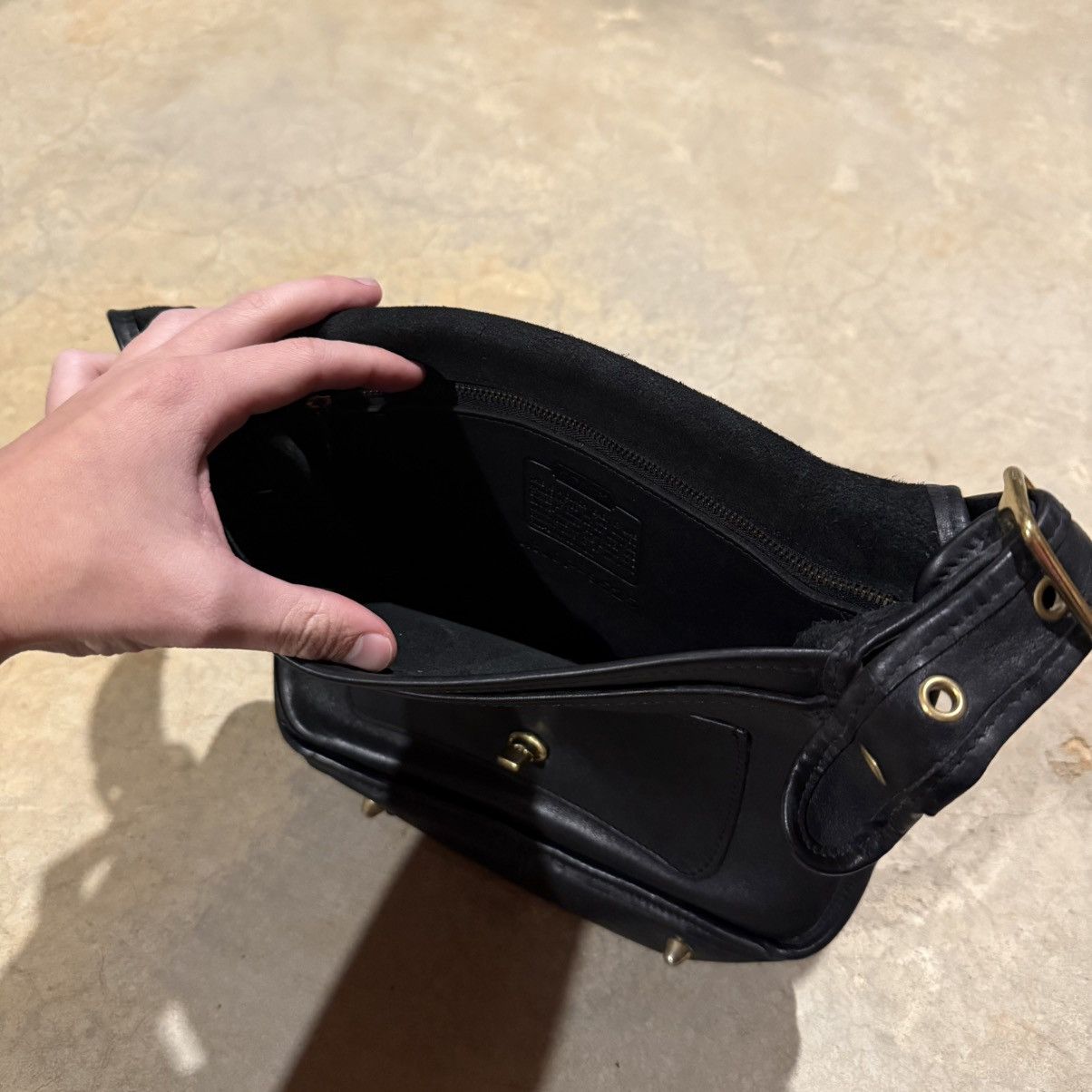 Coach Vintage 1990s Coach Stewardess Turnlock Leather Shoulder Bag Size ONE SIZE - 15 Thumbnail