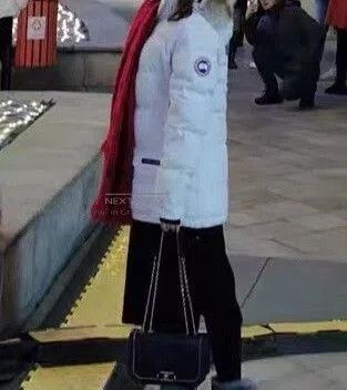 Canada Goose White Short Down Jacket 2XS Size. Size XXS / US 00 / IT 34 - 7 Thumbnail