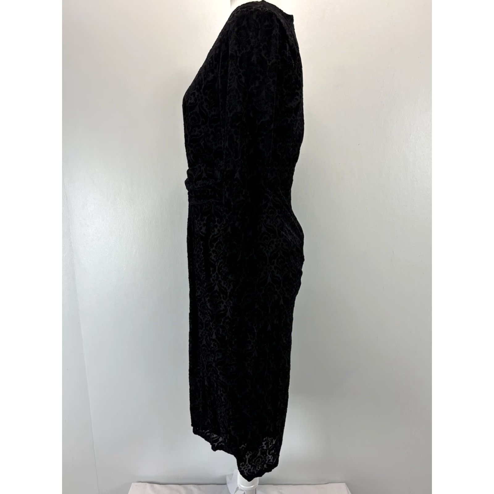 Talbots VINTAGE? Talbots Velvet Burnout Dress Midi Sheath Women's Size M Black Gothic Stretch 10 Ladies Witchy Twist Men/Women? Size M / US 6-8 / IT 42-44 - 2 Thumbnail