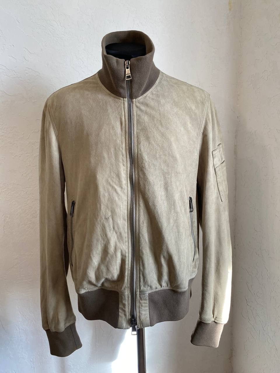 Burberry Burberry Brit Sand Suede Bomber Jacket Beige Men Size M Size US M / EU 48-50 / 2 - 2 Thumbnail