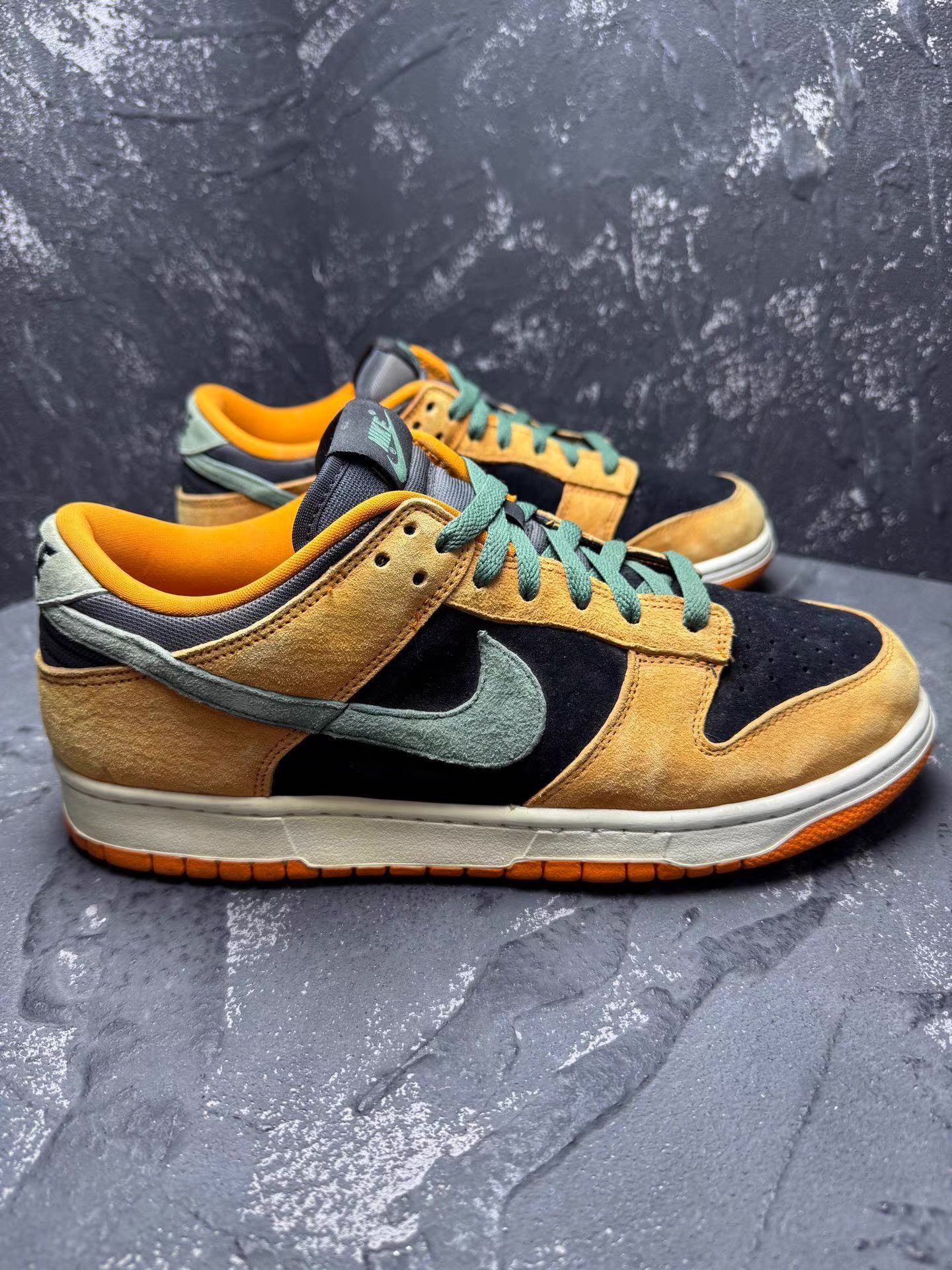 Nike Nike Dunk Black & Orange Suede Q10 Size US 9.5 / EU 42-43 - 6 Thumbnail