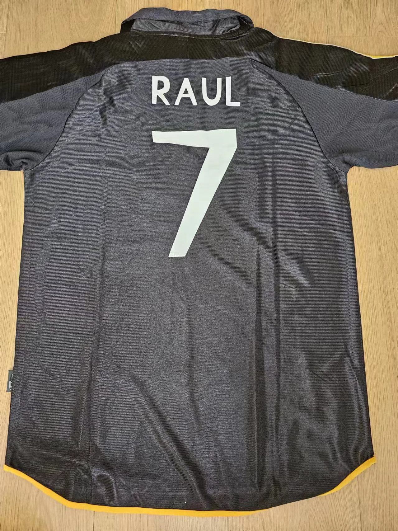 Other 98 00 Real Madrid #7 Raúl Jersey Size US L / EU 52-54 / 3 - 2 Thumbnail