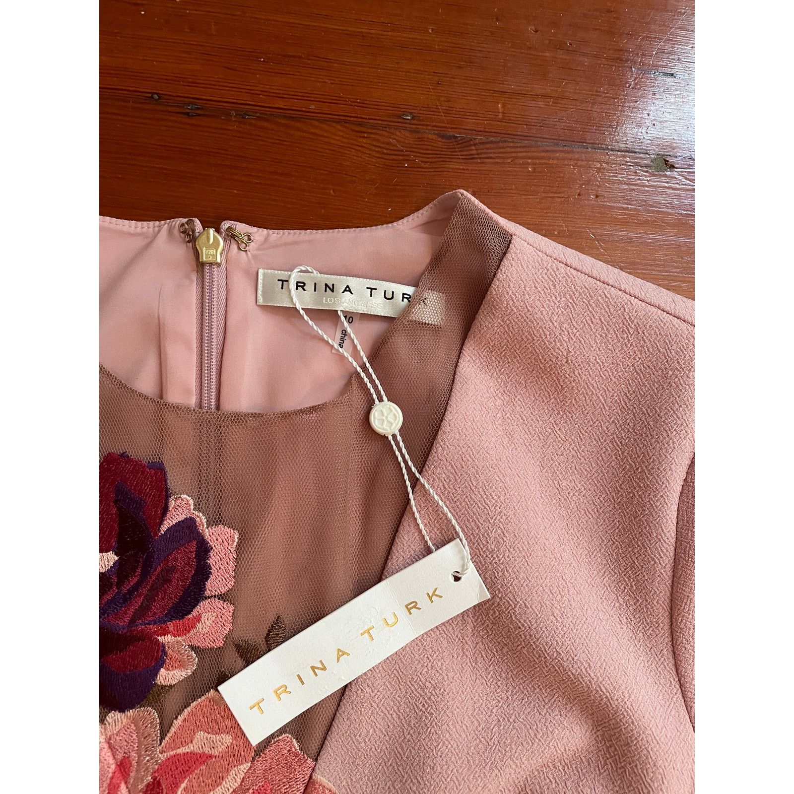 Trina Turk NWT Trina Turk Floral Embroidered Sheath Dress Blush Sz 10 Size L / US 10 / IT 46 - 12 Thumbnail