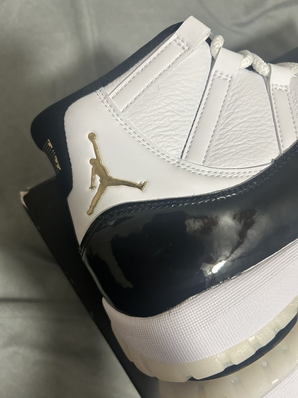 Jordan Brand × Nike Nike Air Jordan Retro 11 Gratitude Size 10.5 Size US 10.5 / EU 43-44 - 5 Thumbnail