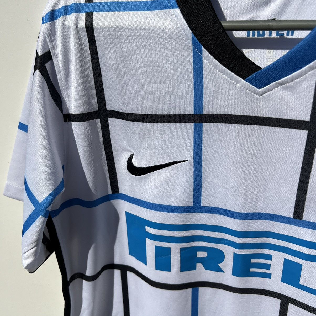 Other Inter Milan jersey (fake ) Size US M / EU 48-50 / 2 - 2 Thumbnail