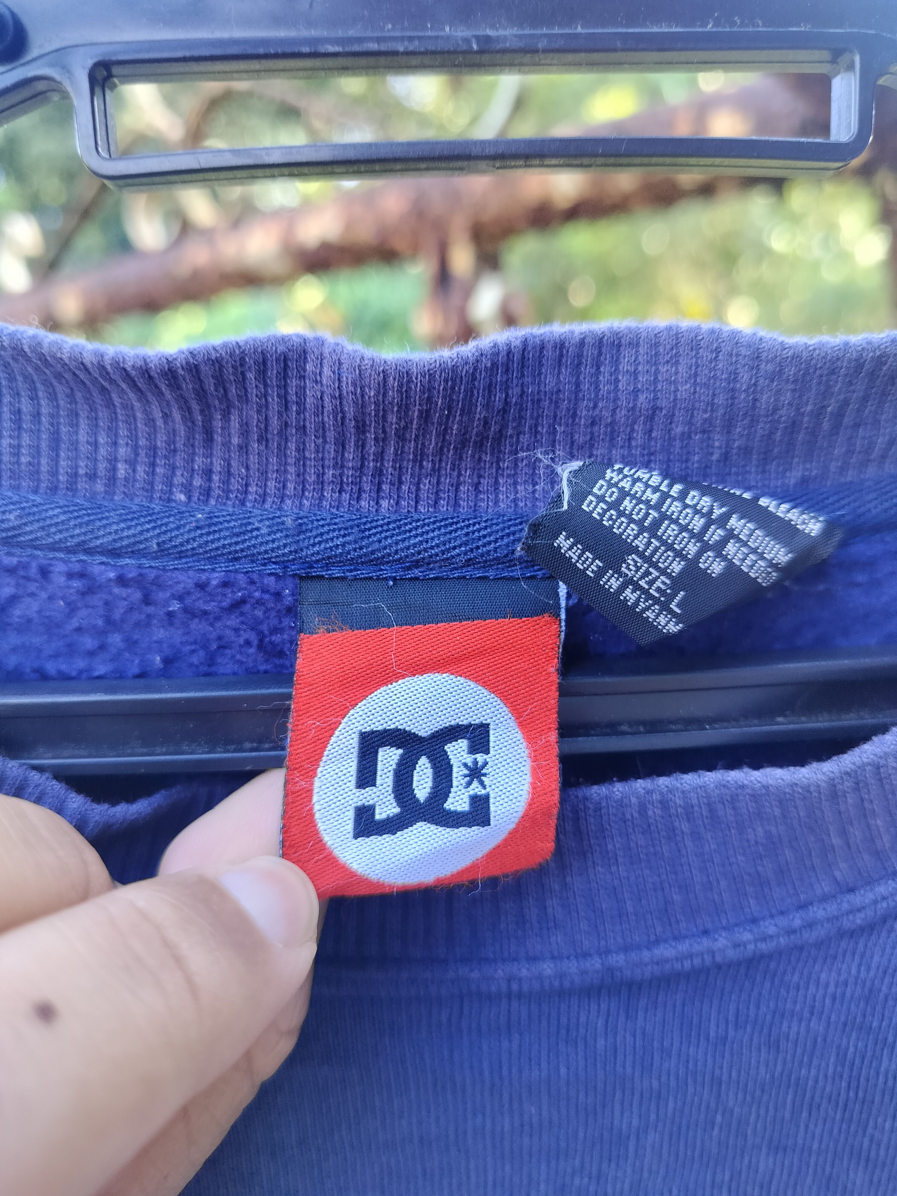 Vintage Vintage DC Shoe Co Usa skateboard sweatshirt Size US L / EU 52-54 / 3 - 6 Thumbnail