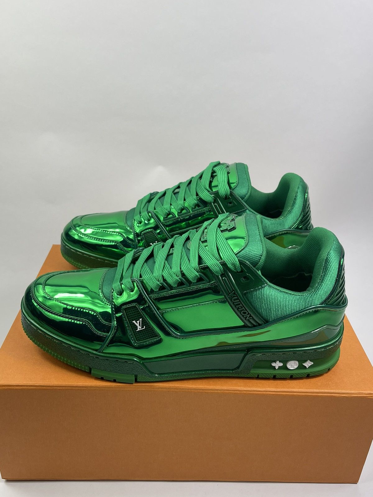 Louis Vuitton PATENT GREEN SNEAKERS RARE Size US 9 / EU 42 - 2 Thumbnail