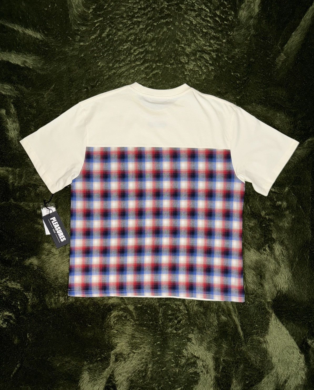Pleasures [L] PLEASURES Contrast Embroidered Logo T-Shirt off white Size US XL / EU 56 / 4 - 6 Thumbnail