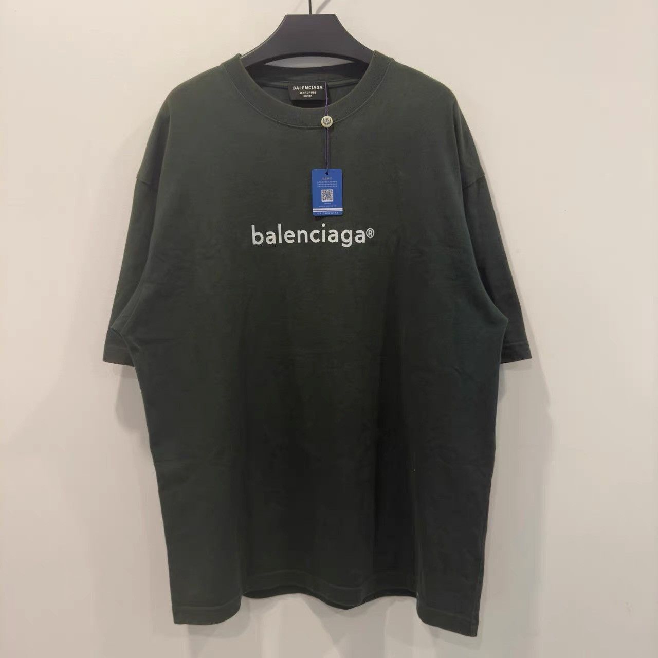 Balenciaga Balenciaga Dark Green Mailbox Logo Short Sleeve T‑shirt K28 Size US L / EU 52-54 / 3 - 1 Thumbnail