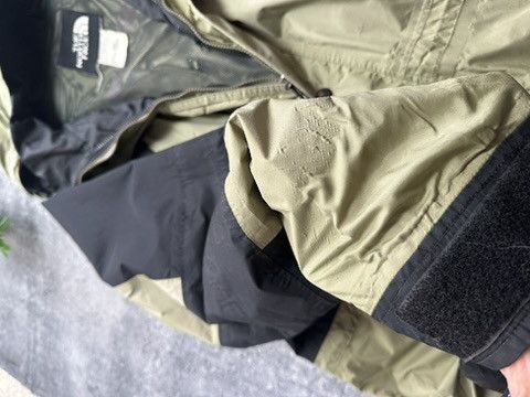 The North Face Vintage The North Face Gore-Tex Ski Outdoor Hiking Jacket Size US L / EU 52-54 / 3 - 11 Thumbnail
