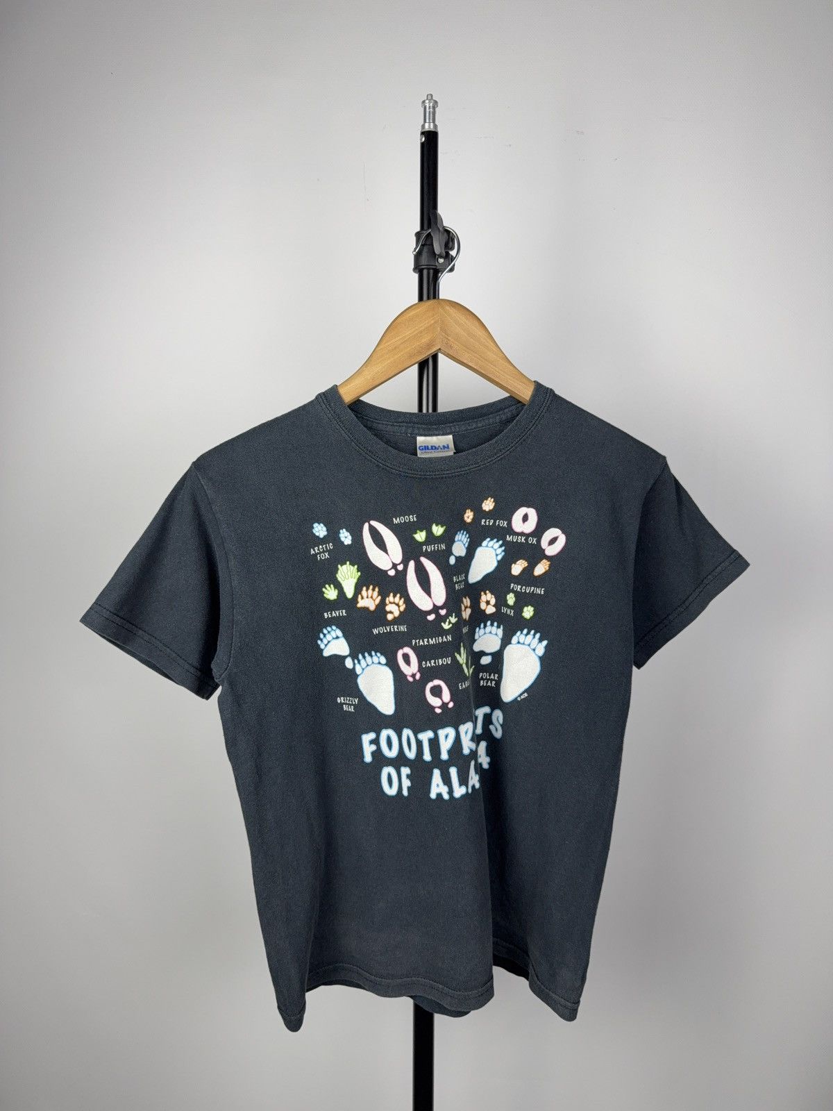 Vintage Vintage 00s Alaska Animal Tracks Graphic Tee Nature Shirt Size M / US 6-8 / IT 42-44 - 1 Thumbnail