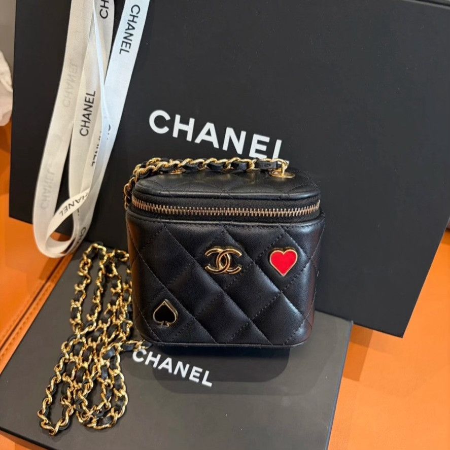 Chanel Pre-loved Bag Very good condition Size ONE SIZE - 1 Thumbnail