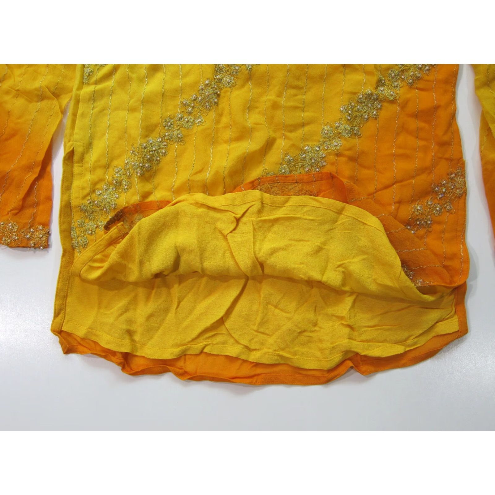 Vintage VINTAGE Handmade Yellow Gold Beaded Ethnic Rayon Tunic Blouse Women S-M Size M / US 6-8 / IT 42-44 - 7 Thumbnail