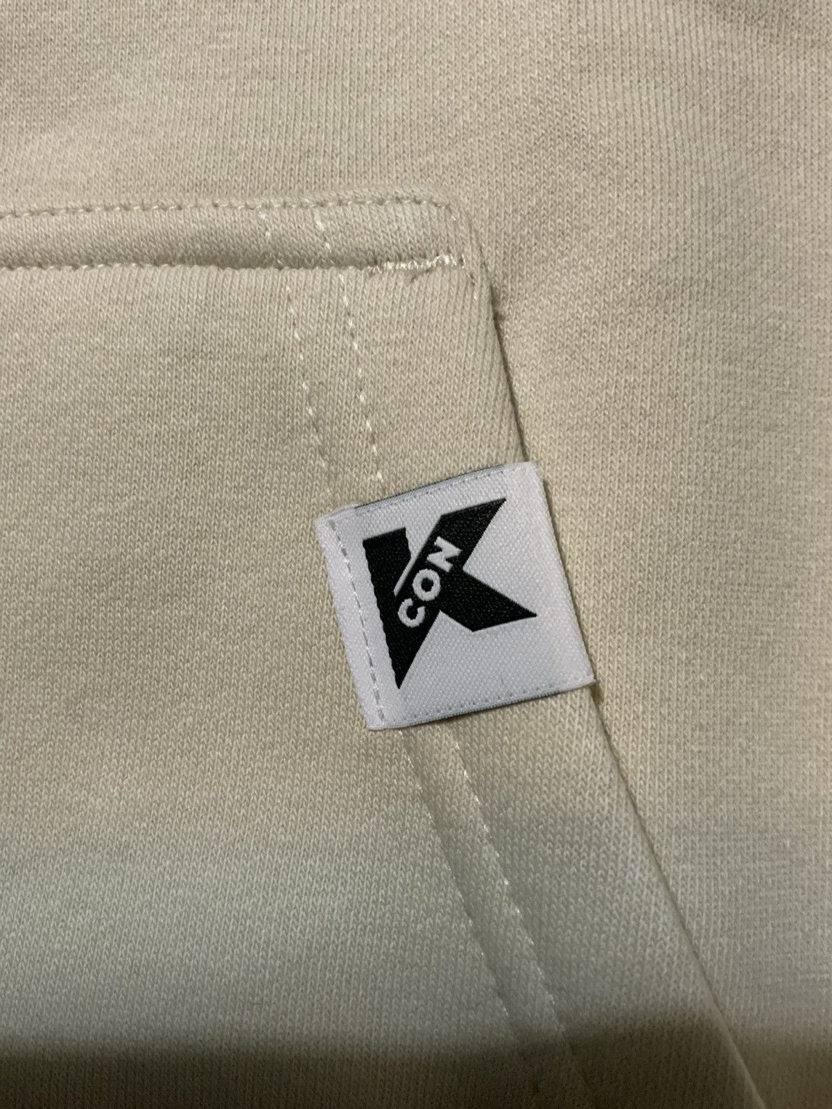 Other KCON Los Angeles 2024 K Pop Artist Festival Merch Hoodie Size US XL / EU 56 / 4 - 6 Thumbnail