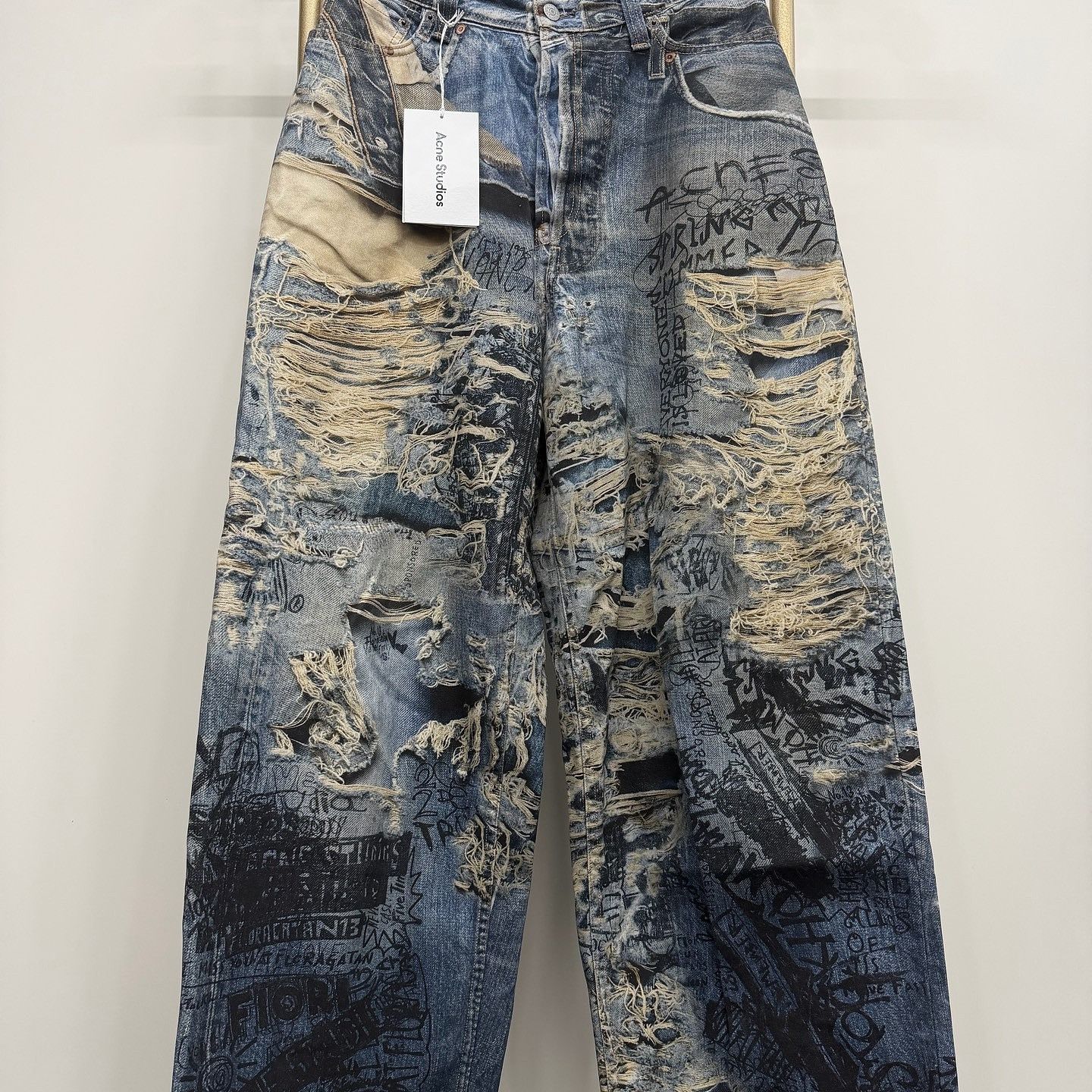 Acne Studios Acne Studios Graffiti Distressed Jeans US 28 Size US 28 / EU 44 - 1 Thumbnail