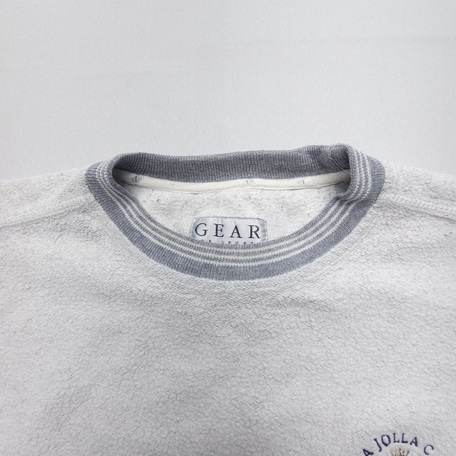 Vintage Vintage Gear For Sports La Jolla CC Sweatshirt Mens Medium 90s College Stains Size US M / EU 48-50 / 2 - 5 Thumbnail