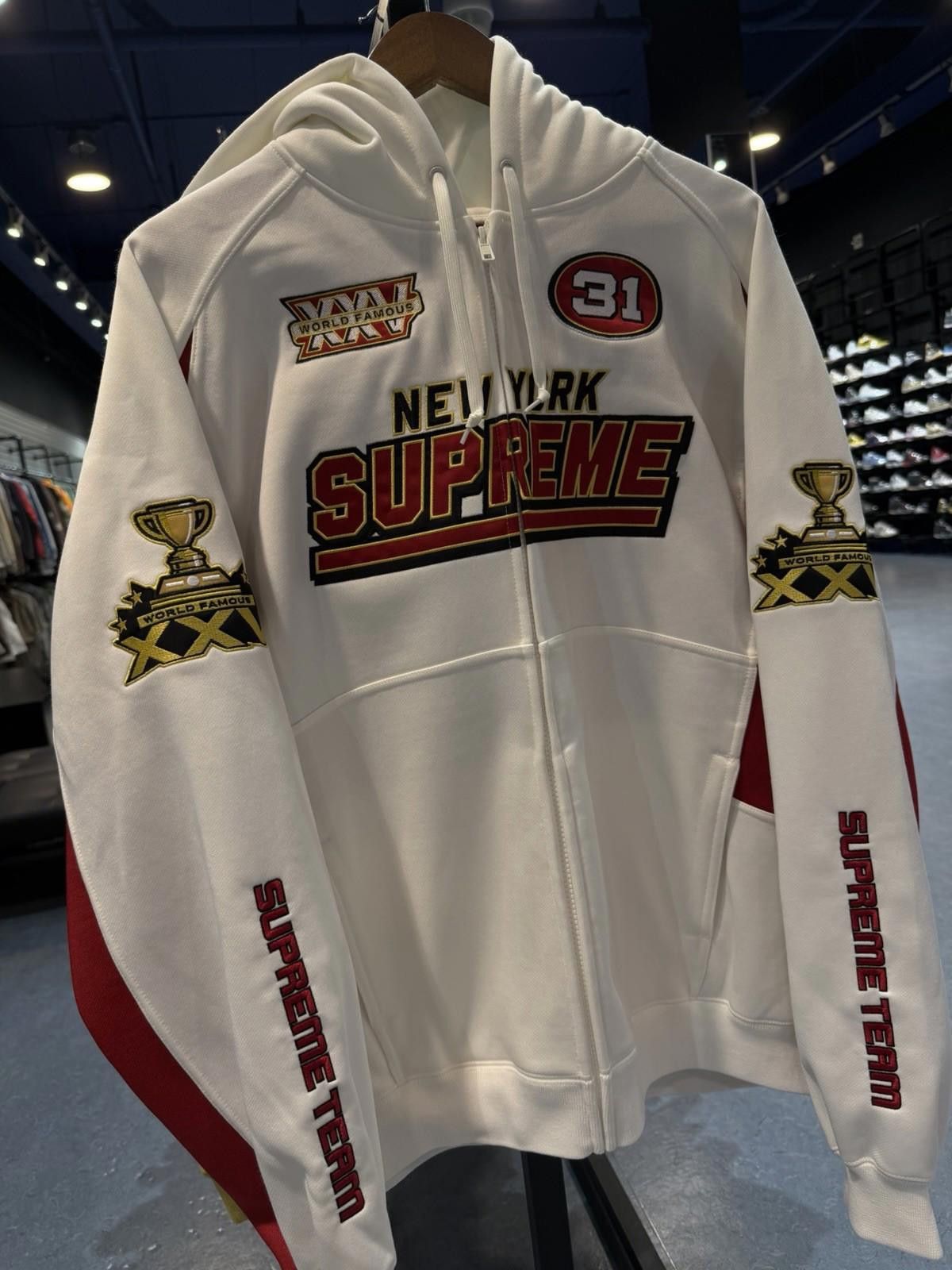 Supreme Supreme Zip Up Hooded Sweatshirt (25FW) White/Red Size (XL) Size US XL / EU 56 / 4 - 5 Thumbnail