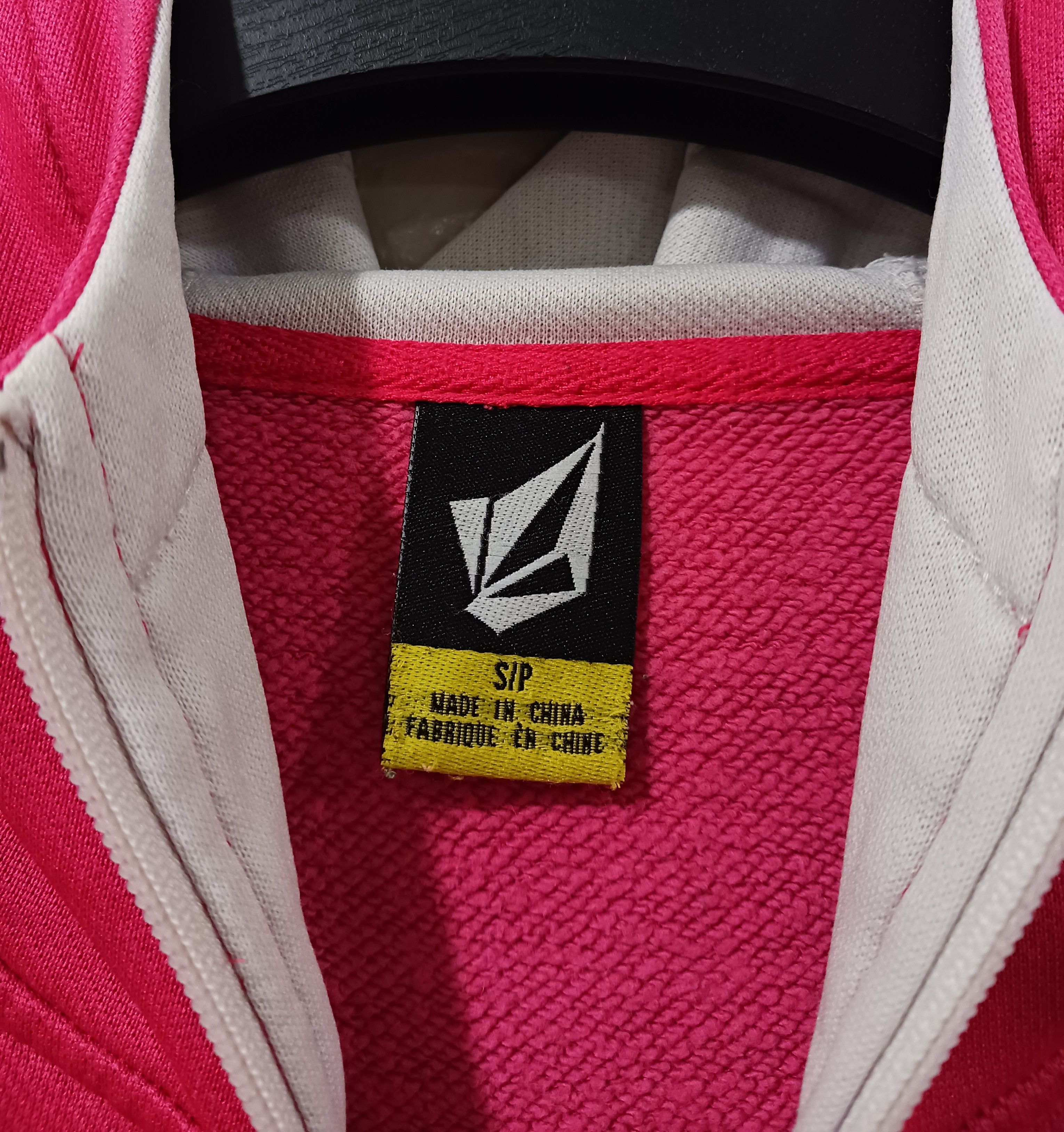 Vintage Volcom "Repeat Spell Out Logo" Vintage 2000s Zip-Up Hoodie Size S / US 4 / IT 40 - 5 Thumbnail