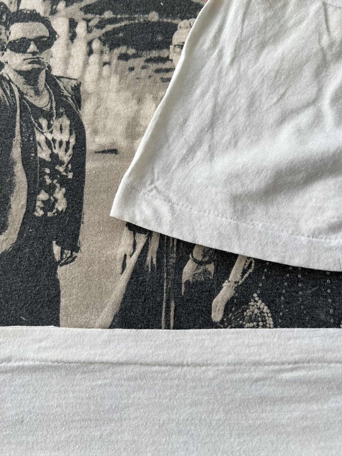 Band Tees Vintage 1993 U2 Zooropa Tour Zoo TV Outside Broadcast Tshirt Size US XL / EU 56 / 4 - 8 Thumbnail