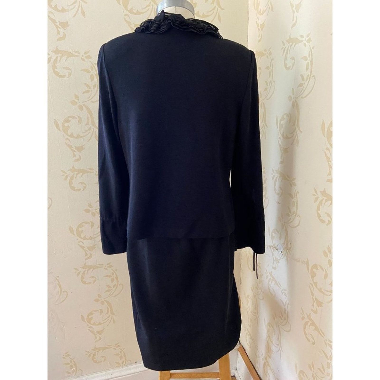 St. John Ladies Size 4-6 St. John Evening by Marie Gray Jac Size S / US 4 / IT 40 - 4 Thumbnail