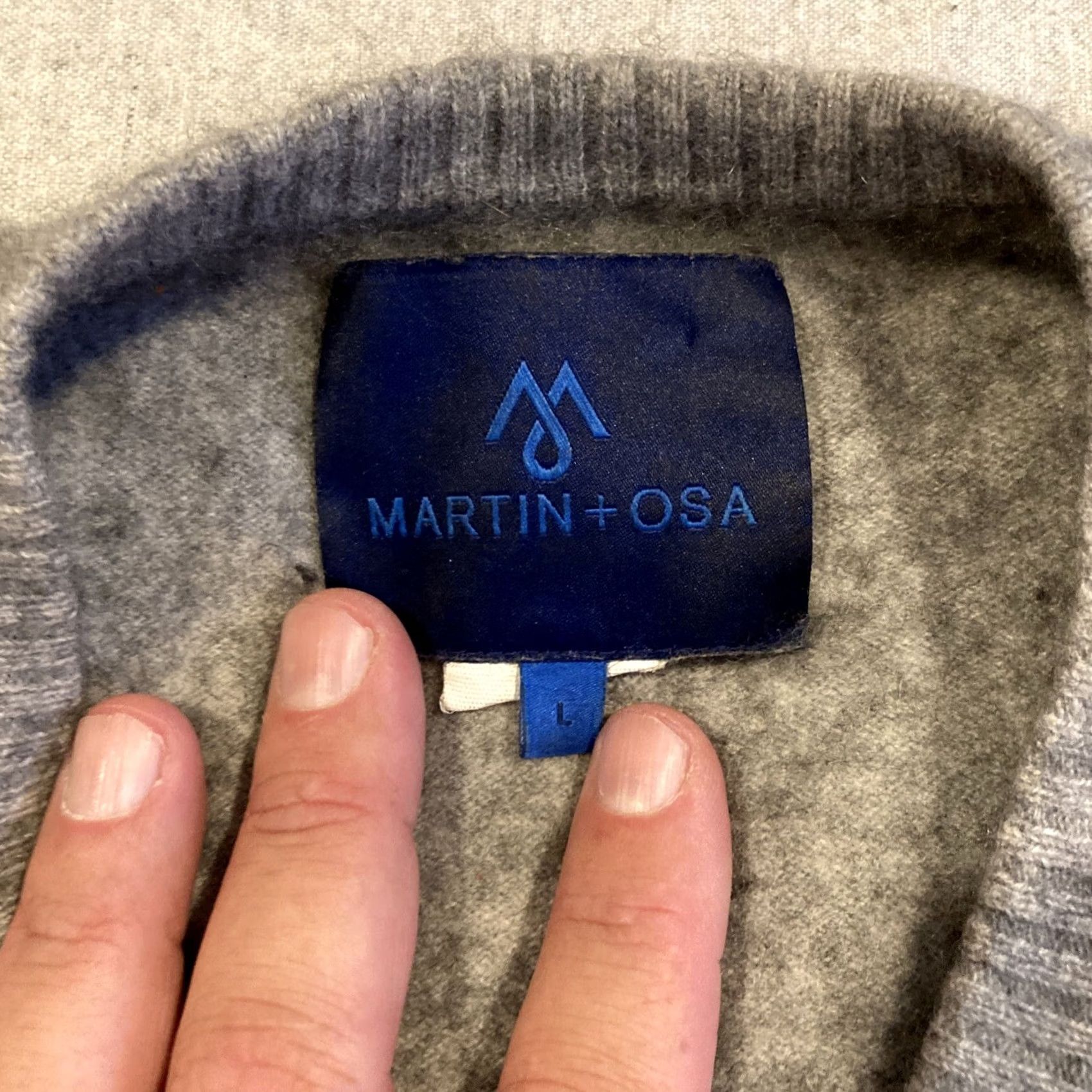 Vintage Martin + Osa Gray V-Neck 100% cashmere Sweater Very Soft Women's Size Large Size L / US 10 / IT 46 - 2 Thumbnail