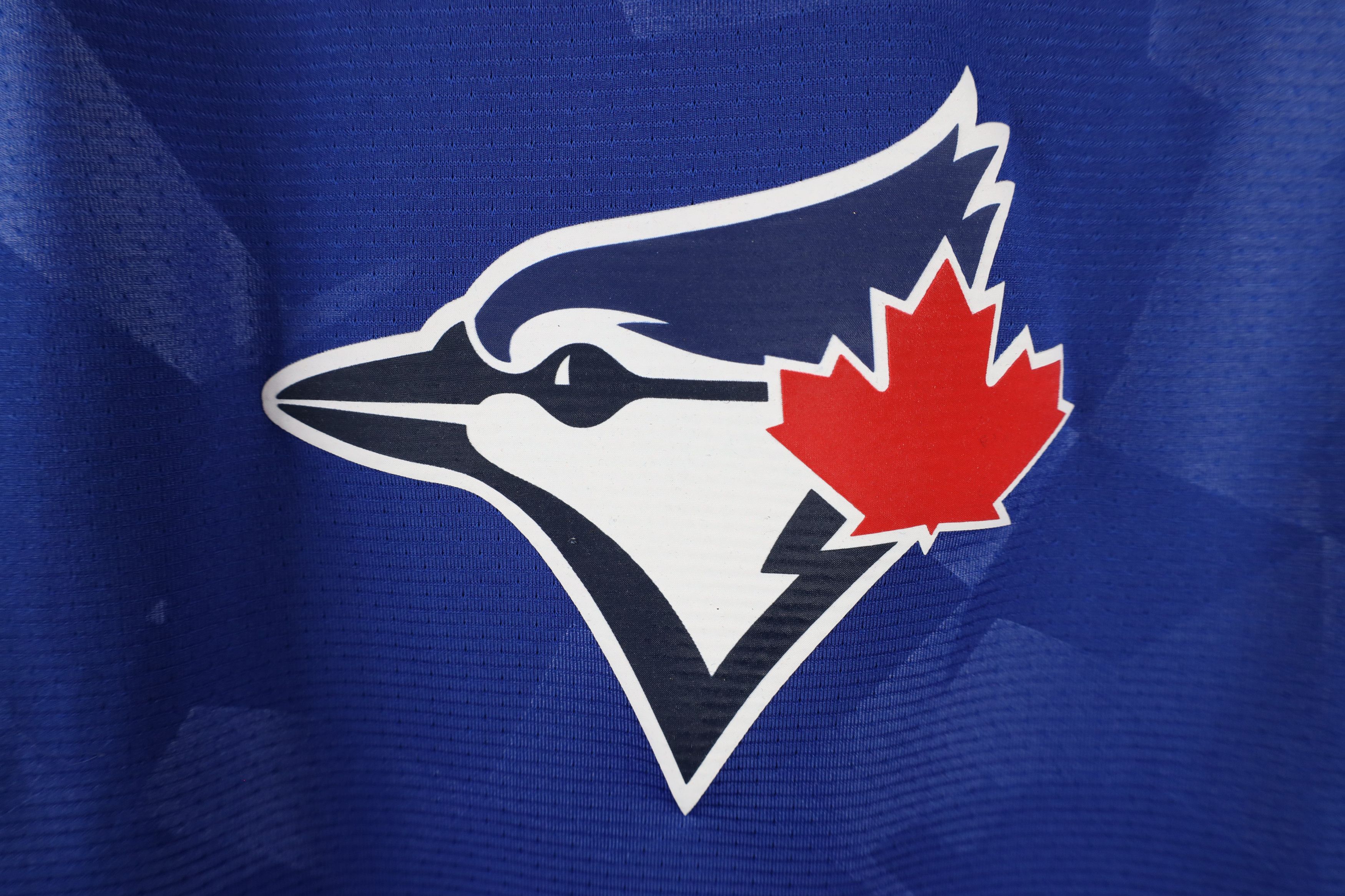 Nike × Vintage Nike Pro Hypercool Fitted Toronto Blue Jays Raglan T-Shirt Size US L / EU 52-54 / 3 - 5 Thumbnail