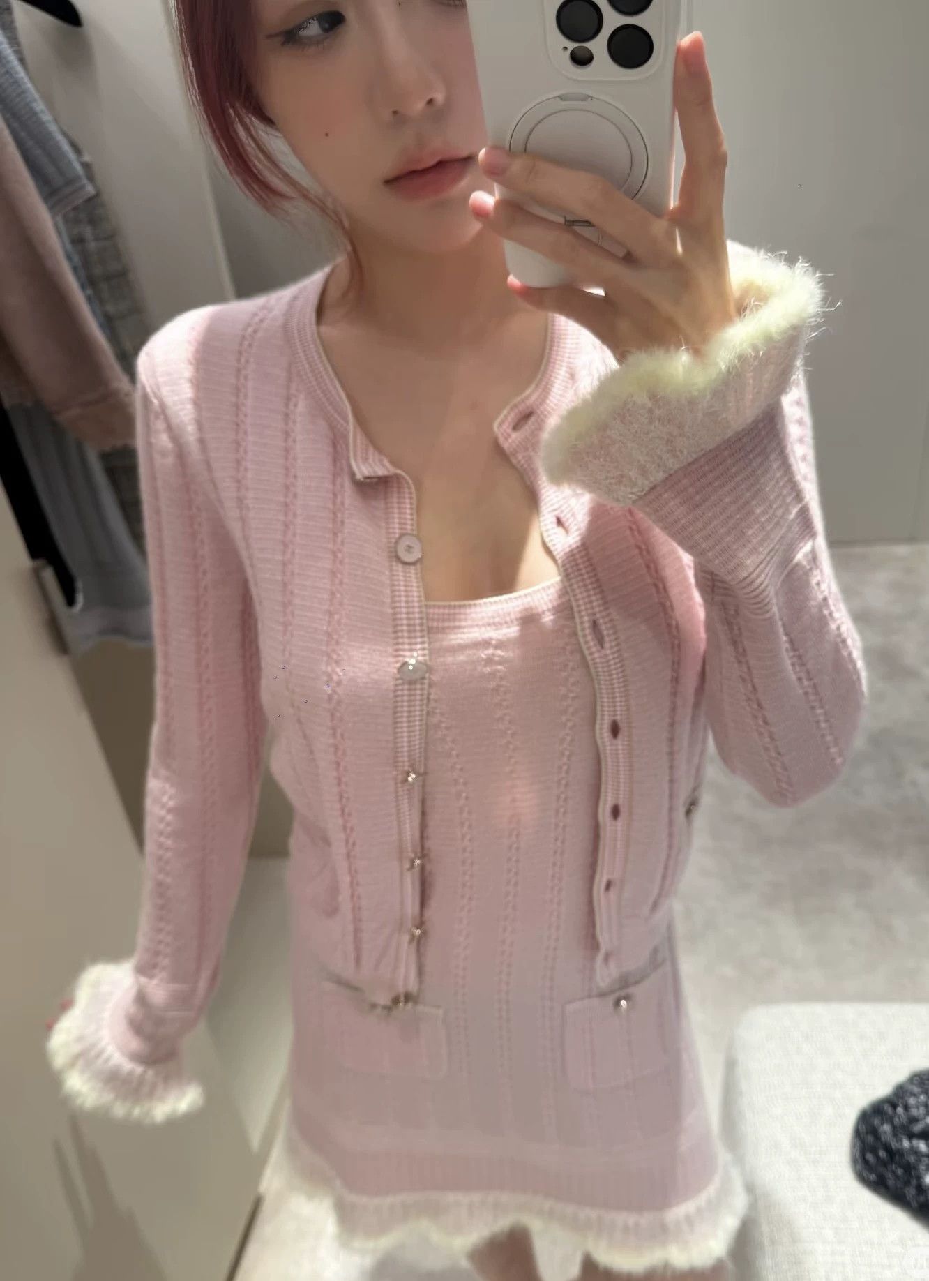 Chanel Chanel Pink Feather Cashmere Cardigan Size 36 New Size XS / US 0-2 / IT 36-38 - 8 Thumbnail