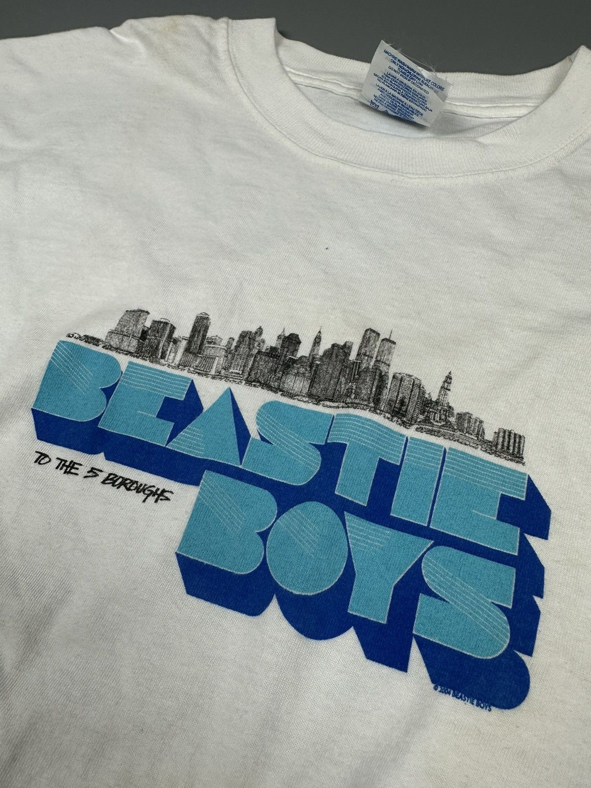Band Tees × Vintage 2004 Beastie Boys To The 5 Boroughs Band Tees Size US XL / EU 56 / 4 - 4 Thumbnail