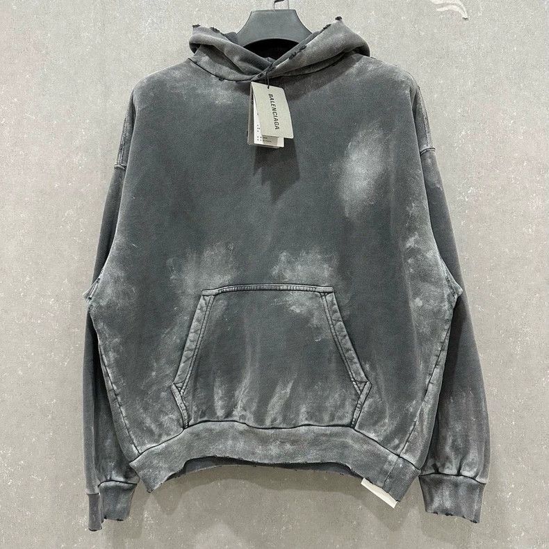 Balenciaga Balenciaga An old hoodie made of wash ash and paint Size US XS / EU 42 / 0 - 1 Thumbnail