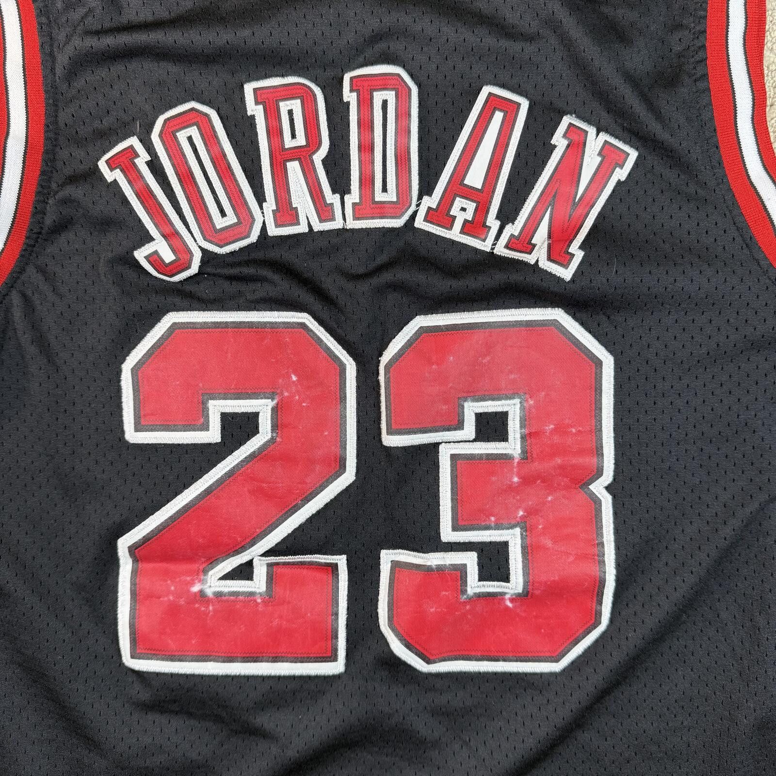 Mitchell & Ness Mitchell Ness Jordan Bulls Away Jersey XL 1995/96 Finals Size US XL / EU 56 / 4 - 8 Thumbnail
