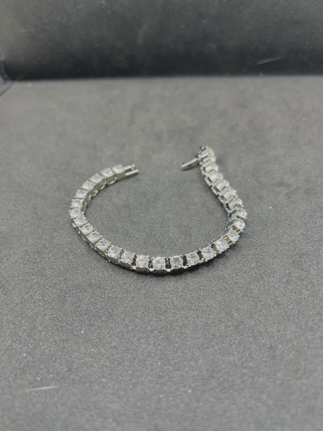 Designer Clear Czs Tennis Chain Bracelet Size ONE SIZE - 1 Thumbnail