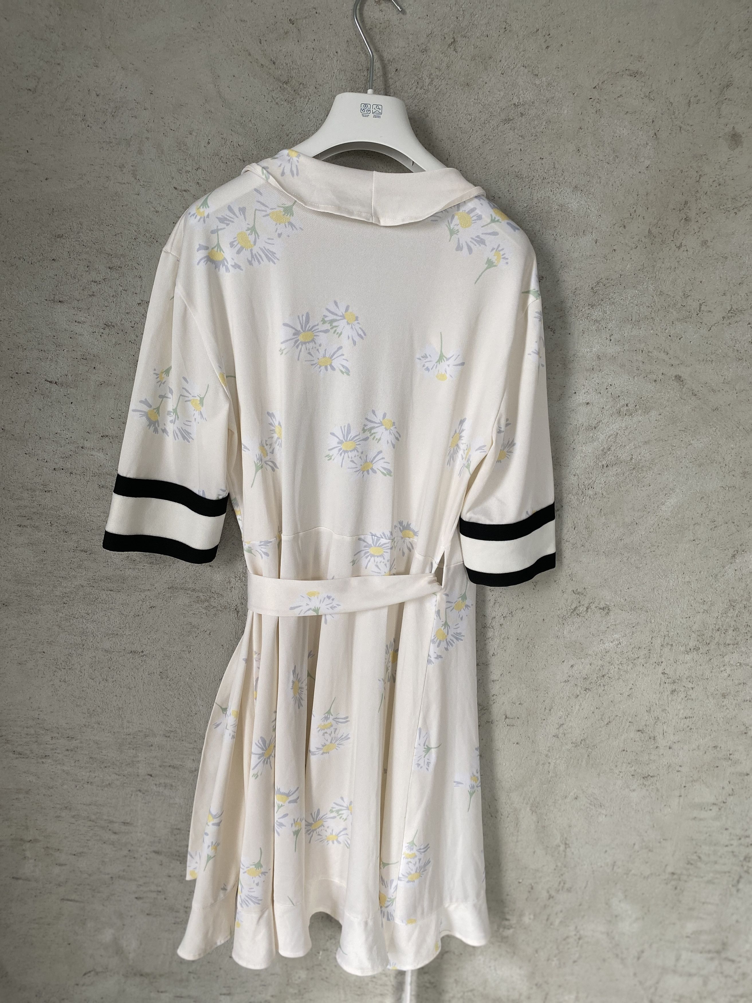 Ganni Ganni floral print dress casual summer girly Size M / US 6-8 / IT 42-44 - 7 Thumbnail