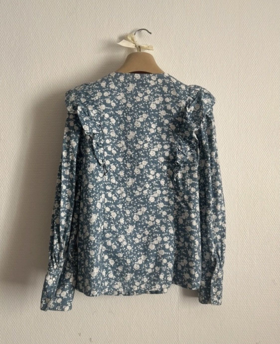 Sezane Sézane « Angèle » Coquette Long Sleeve Blouse - Floral, Blue Size XS / US 0-2 / IT 36-38 - 2 Thumbnail