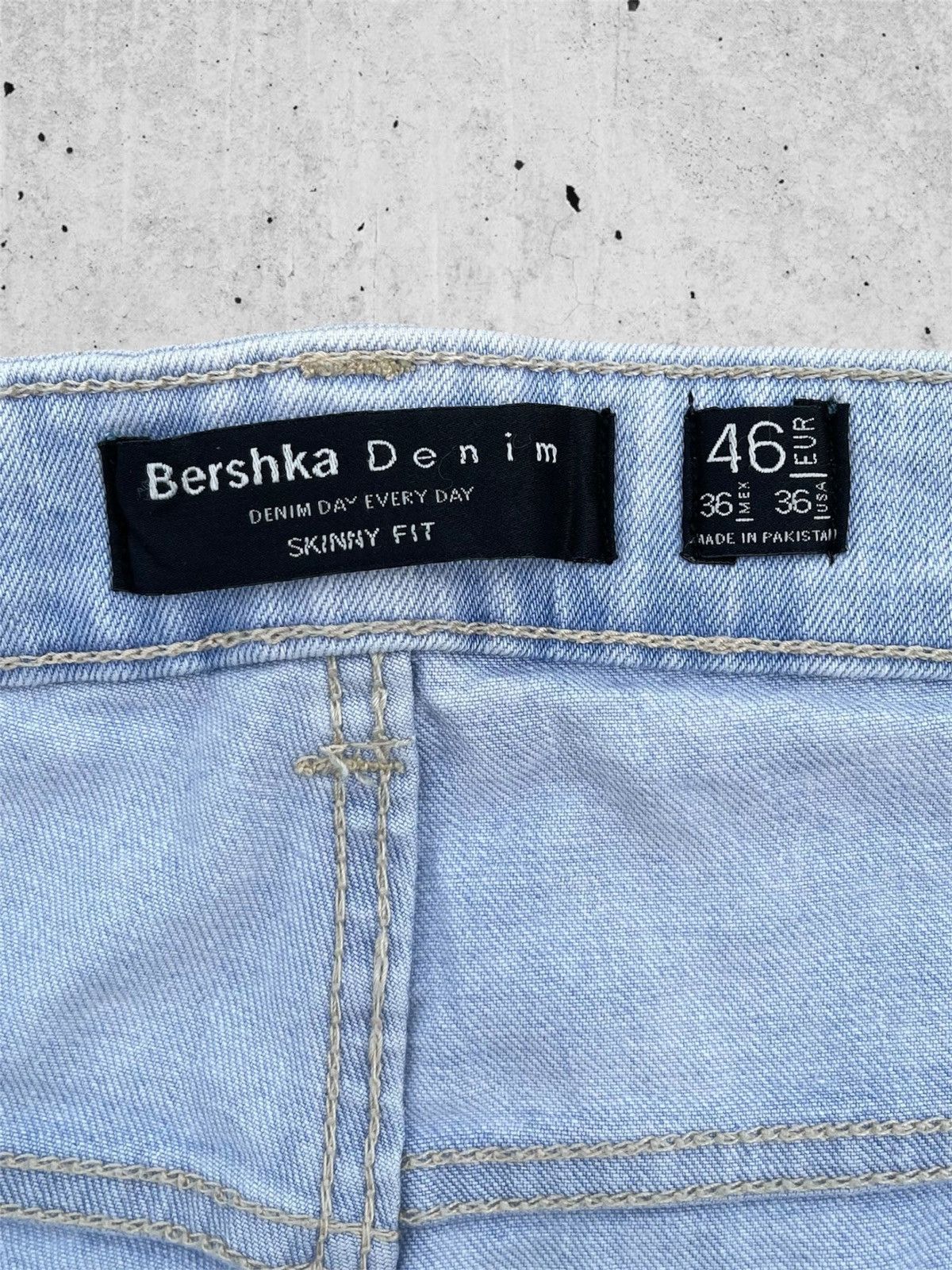 Bershka × Jean 🔥 Bershka Light Blue Distressed Denim W36 🔥 Size US 36 / EU 52 - 6 Thumbnail