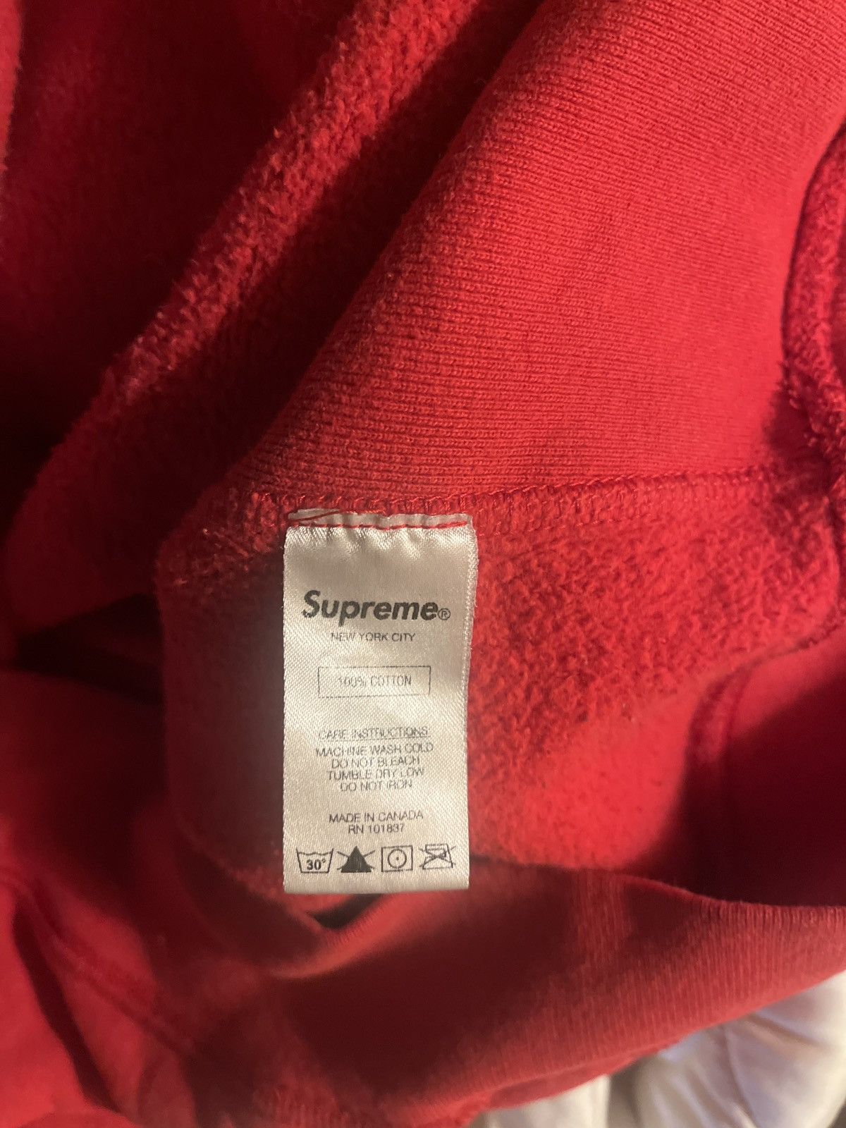 Supreme Large red supreme hoodie Size US L / EU 52-54 / 3 - 7 Thumbnail