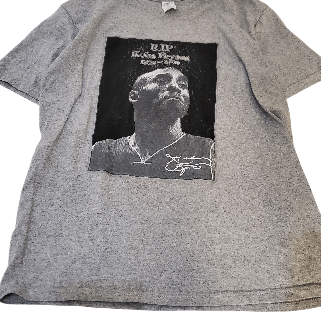Vintage 2020 R.I.P. Kobe T-Shirt Size US M / EU 48-50 / 2 - 2 Thumbnail