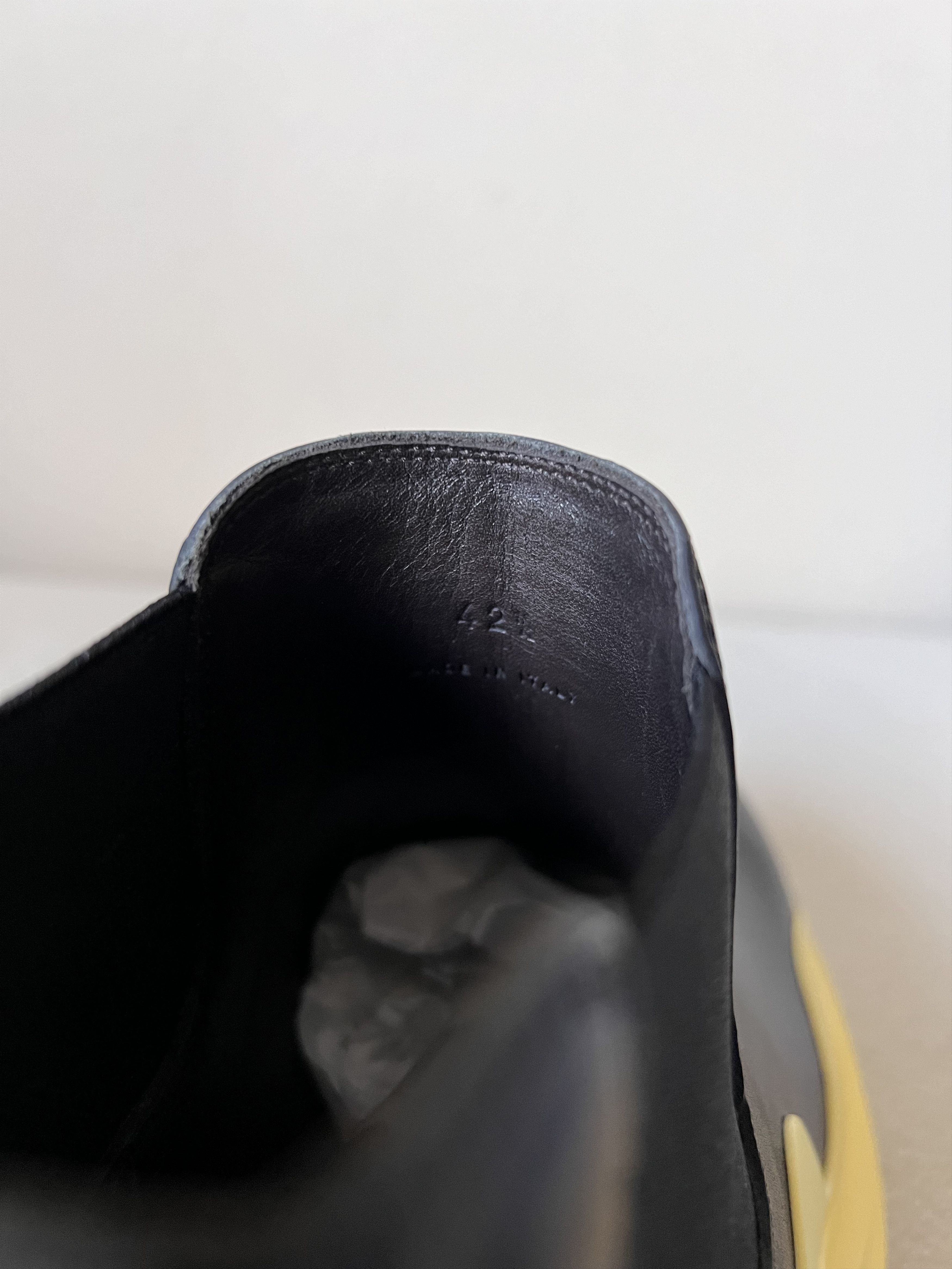 Bottega Veneta Bottega Veneta Tire Ankle Chelsea Boot in Black Lemon Size US 9.5 / EU 42-43 - 8 Thumbnail