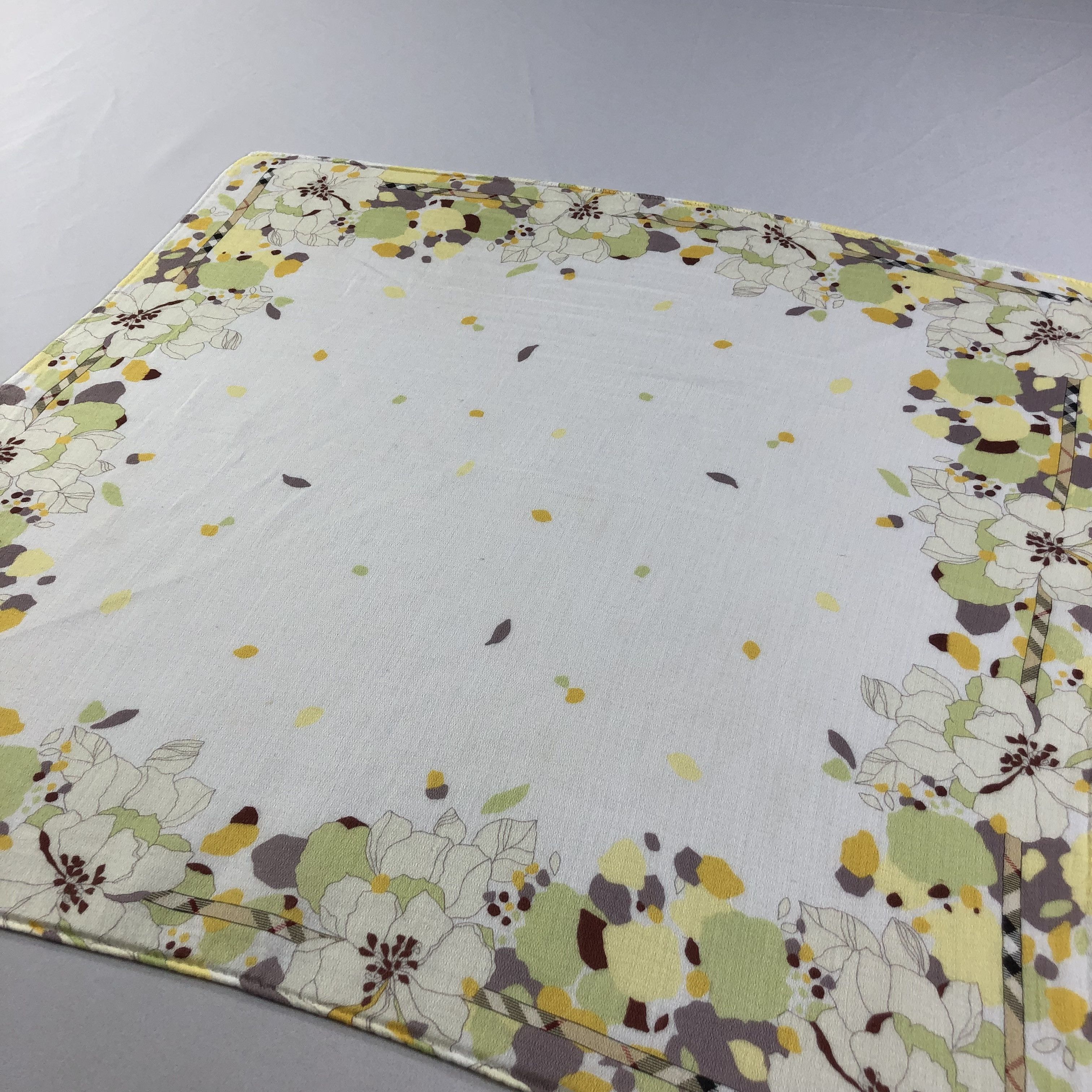 Burberry Burberry Handkerchief Neckerchief Bandana H1995 Size ONE SIZE - 3 Thumbnail