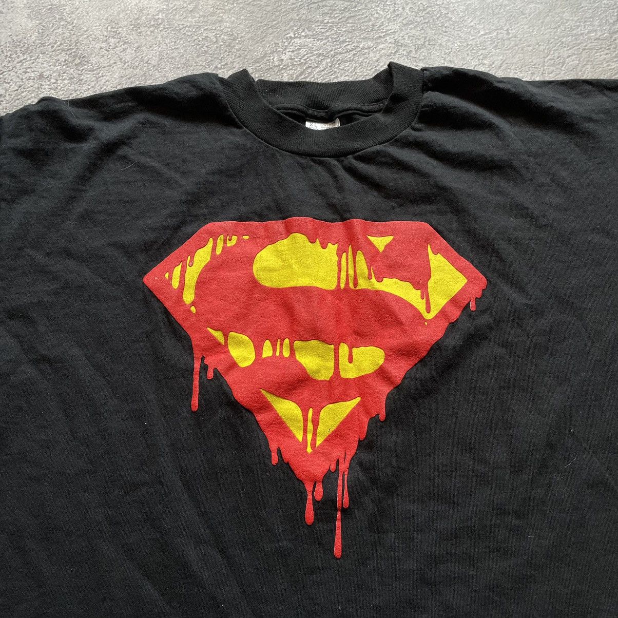 Vintage Vintage 90s Superman Graphic Tee Thrashed Grunge Baggy XL Size US XL / EU 56 / 4 - 1 Thumbnail