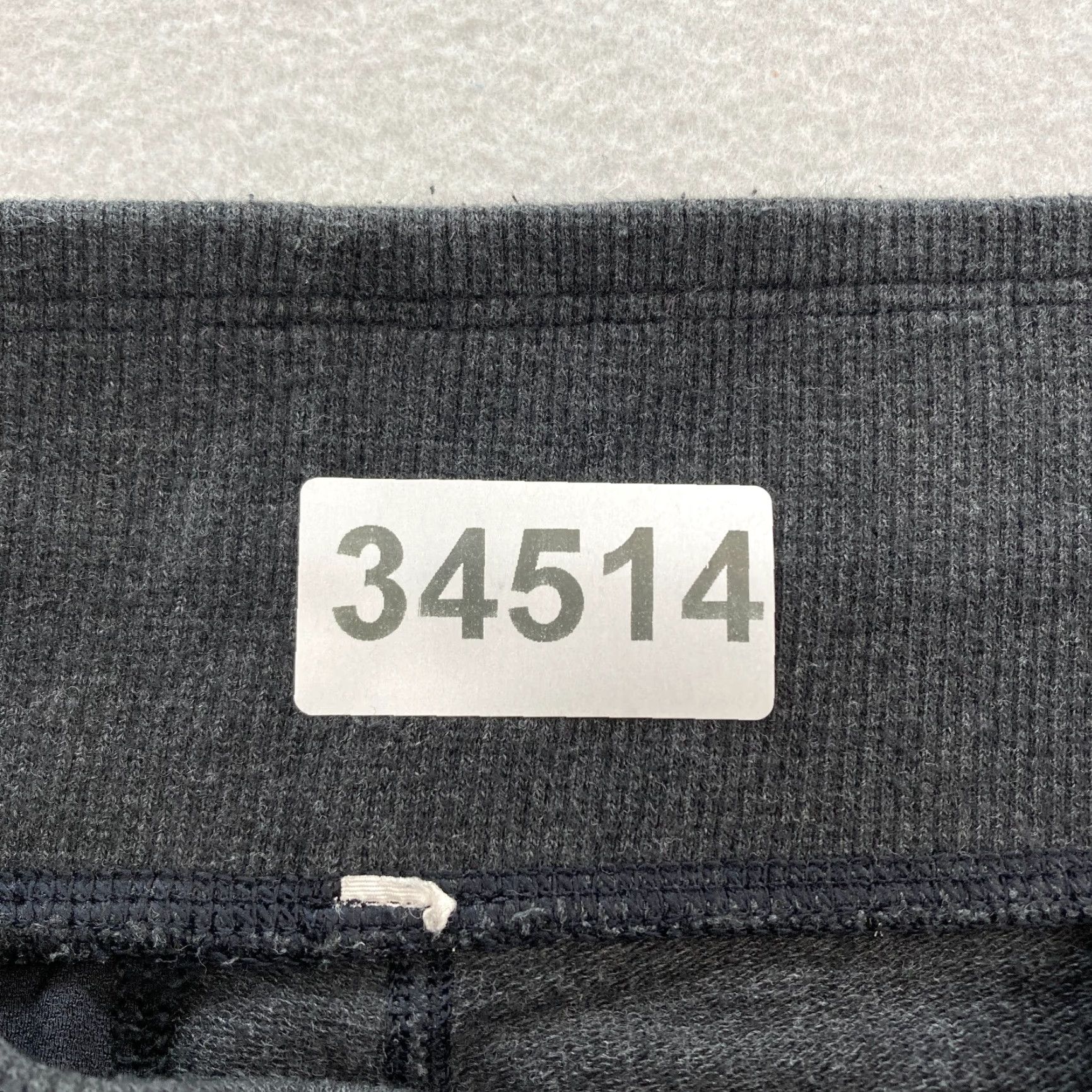 Lululemon Lululemon No Sweat Jogger Sweatpants Women 8 Gray Stretch Drawstring Side Zip Jogger Pants Regular Inseam 27 in Black? Gray Size 30" / US 8 / IT 44 - 4 Thumbnail