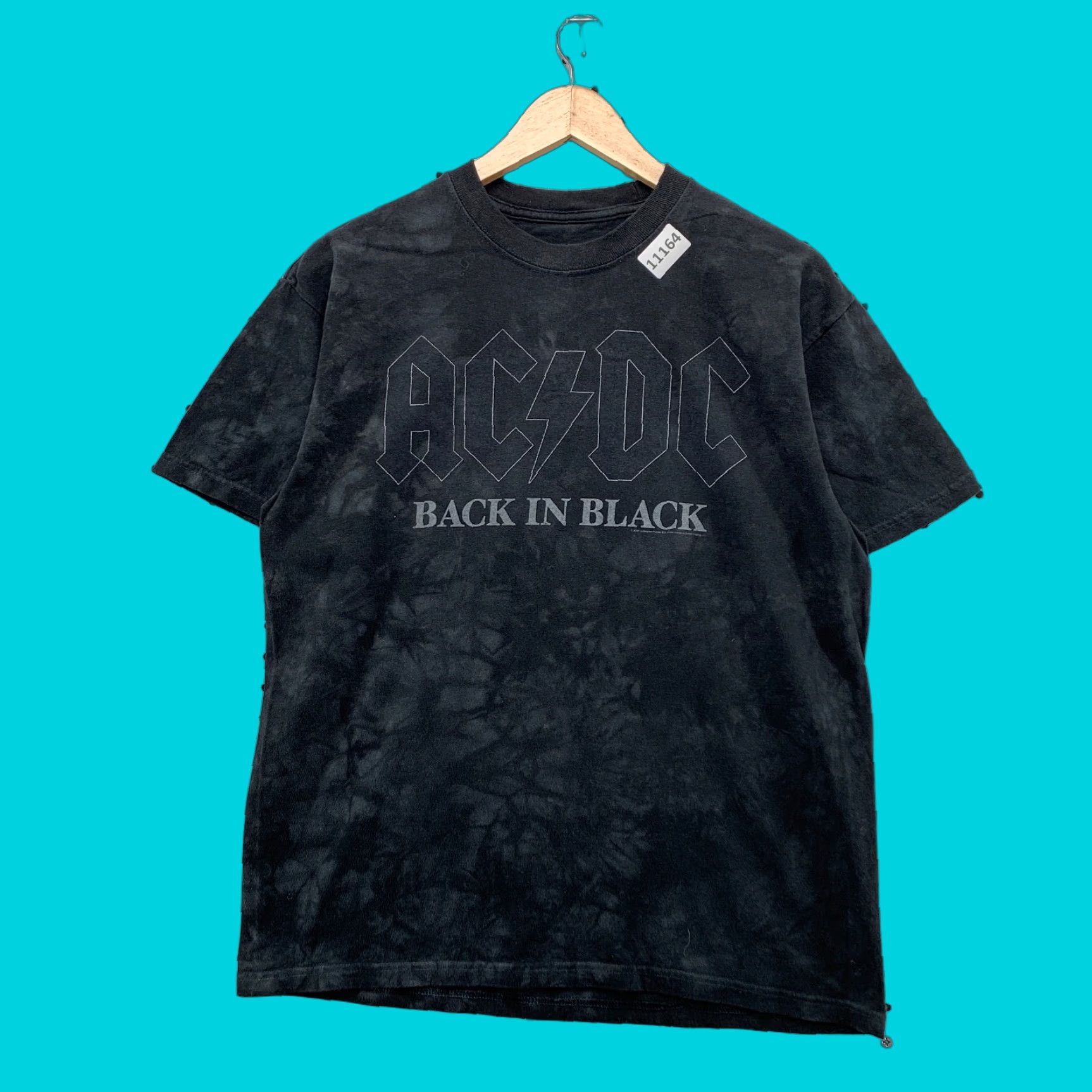 Liquid Blue VINTAGE Liquid Blue AC/DC Back In Black Shirt Mens M Blue Band Music 80s 90s Shirt Mens Size US M / EU 48-50 / 2 - 1 Thumbnail
