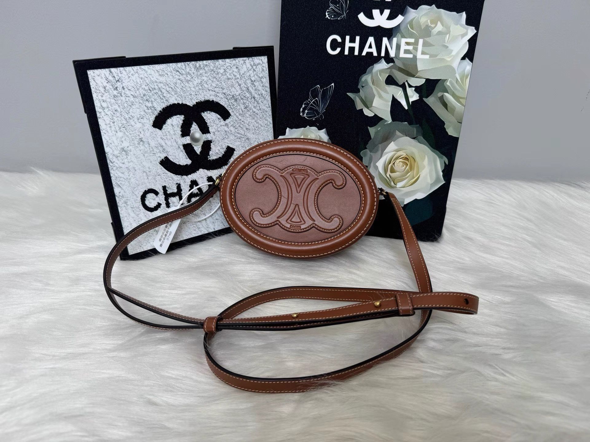 Celine CELINE Brown Mooncake Bag K36 Size ONE SIZE - 7 Thumbnail