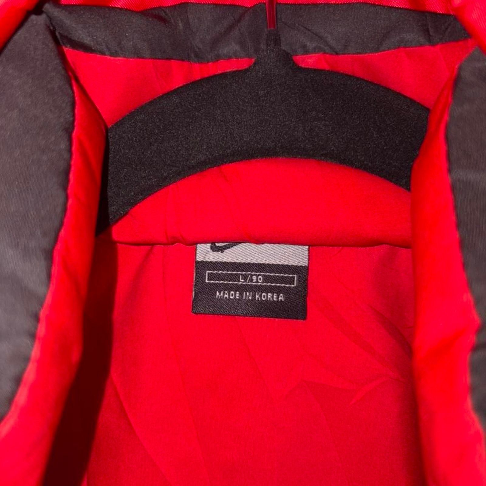 Nike Vintage 2000s nike down puffer jacket red and black large Size US L / EU 52-54 / 3 - 3 Thumbnail