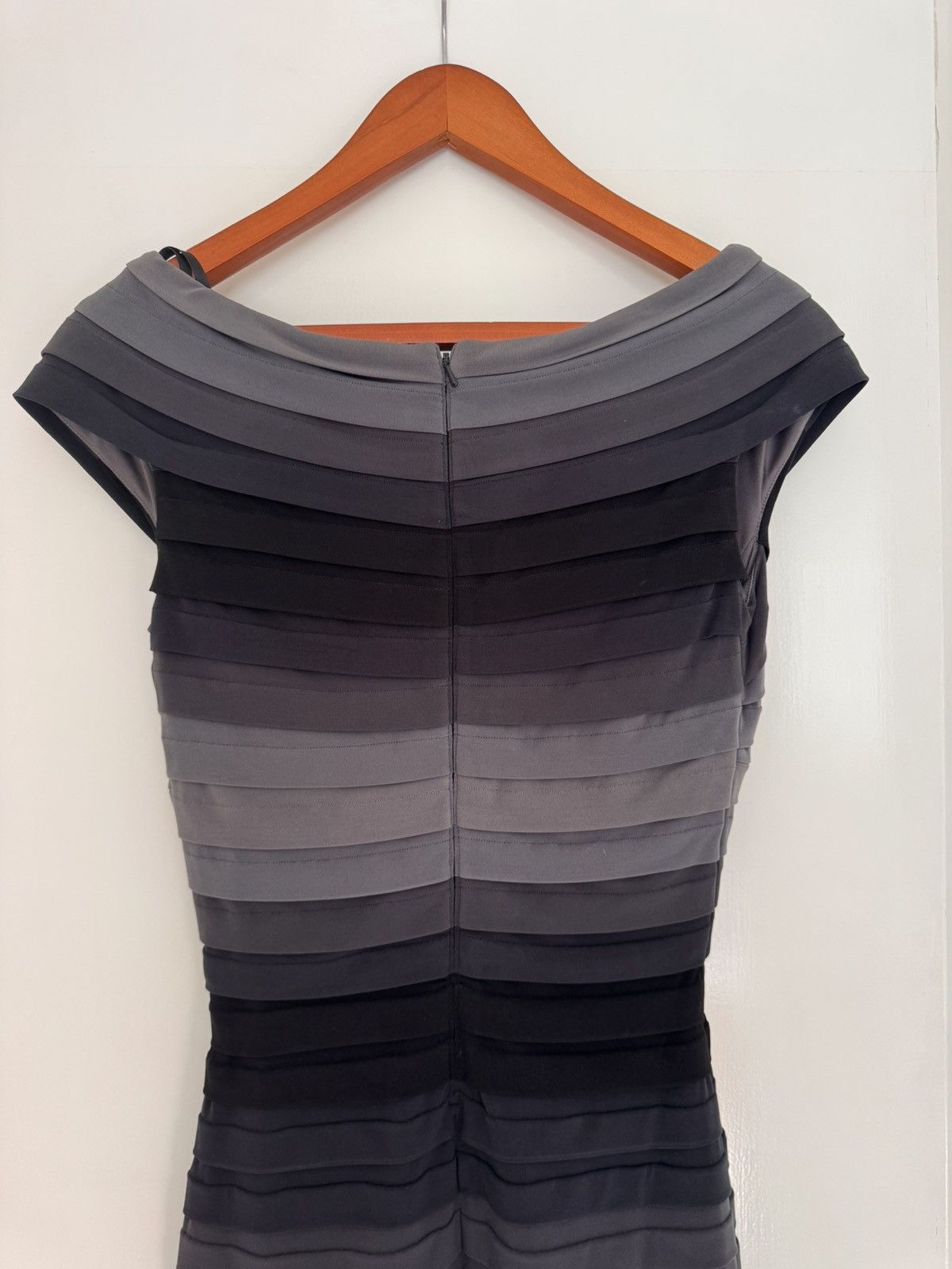 Tadashi Shoji Tadashi Shoji Ombré Bandage Bodycon Dress XS Size XS / US 0-2 / IT 36-38 - 13 Thumbnail