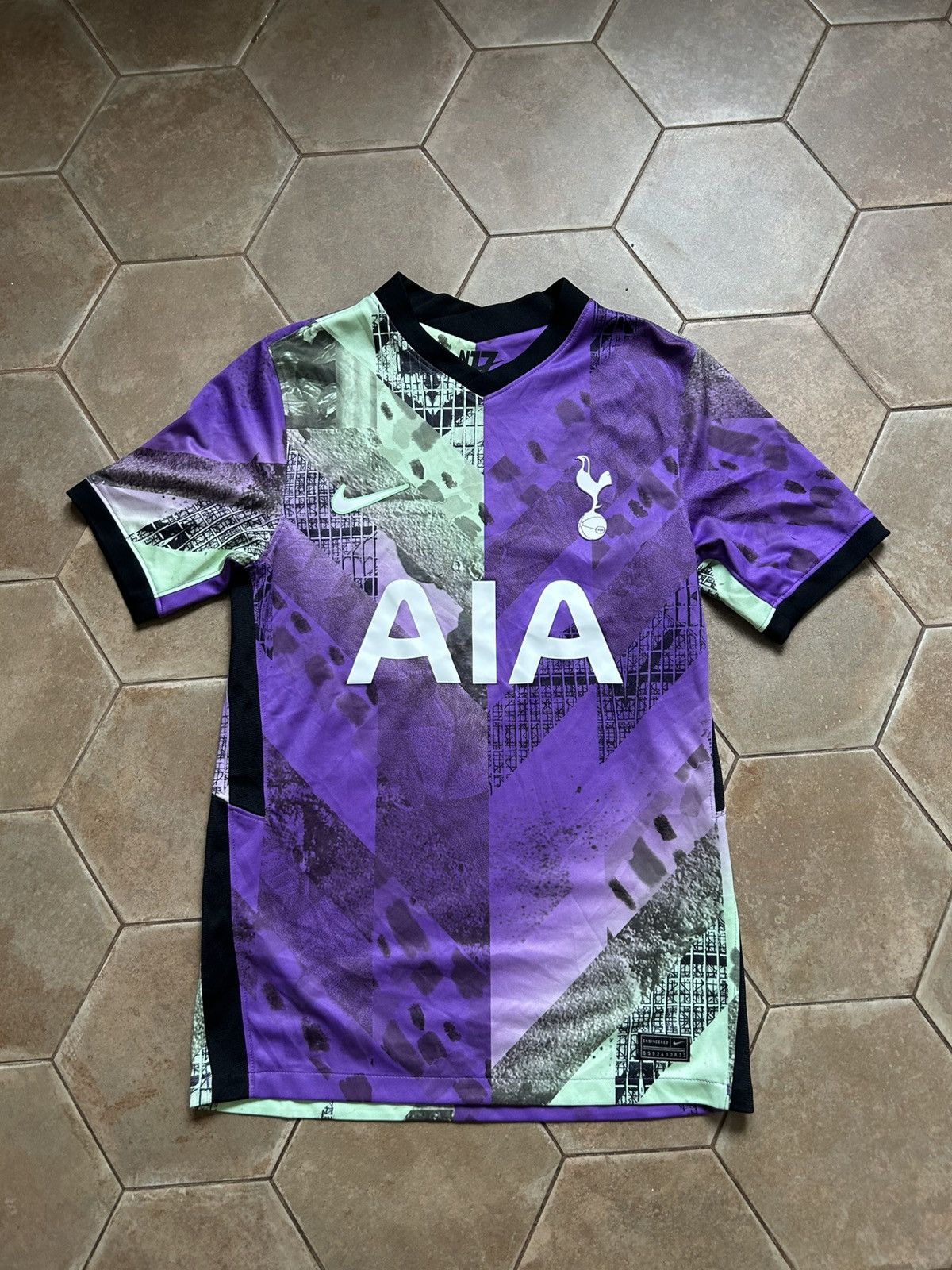 Nike Nike N-17 Tottenham Hotspurs AIA Premier League Jersey Size US S / EU 44-46 / 1 - 1 Thumbnail